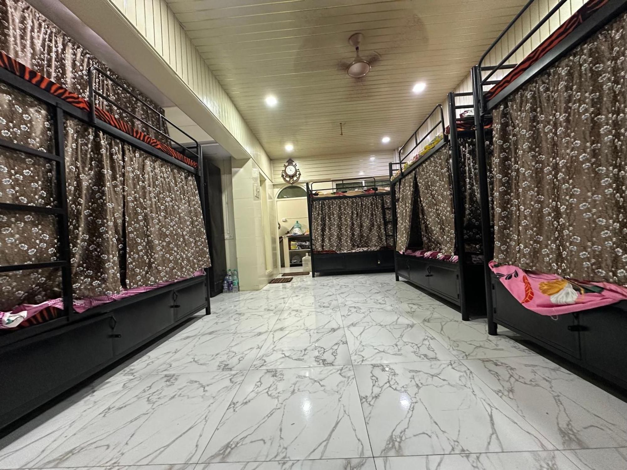 Balaji Bombaj