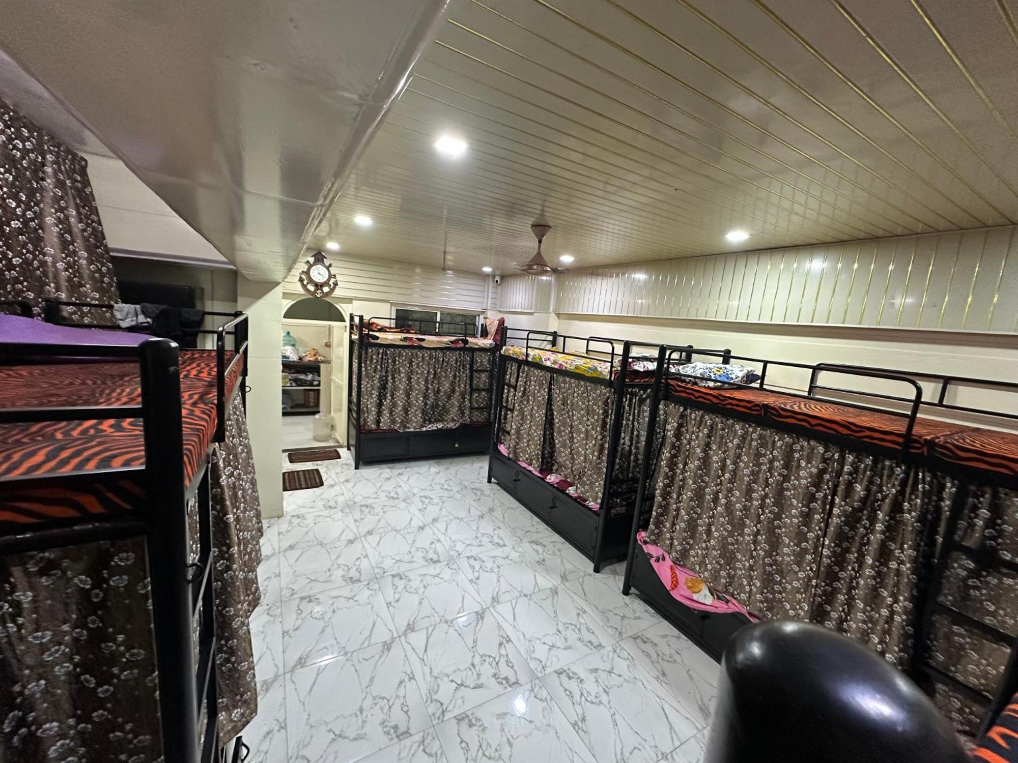 Balaji Hostel Bombaj